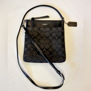 Coach Signature Canvas Messenger Crossbody Bag in Black